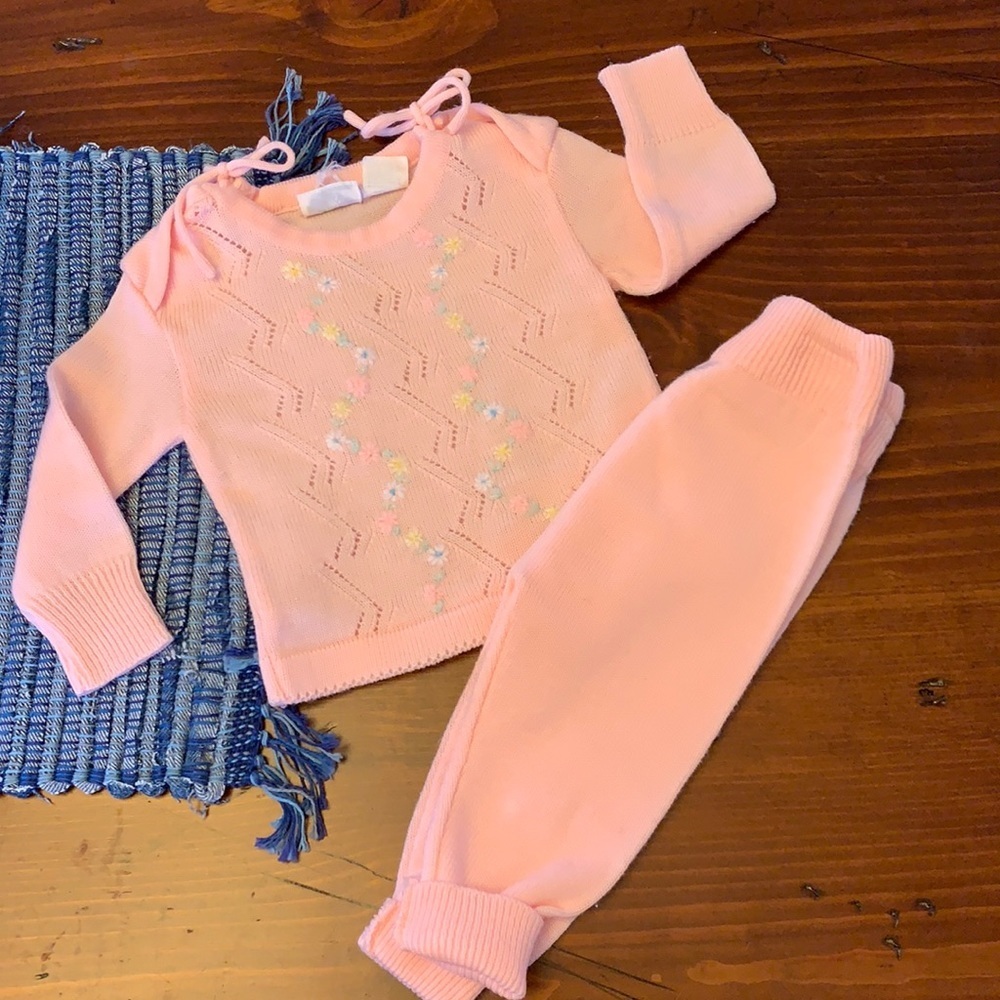 Little Angels -‎ vintage sweater and pant set, 0-3